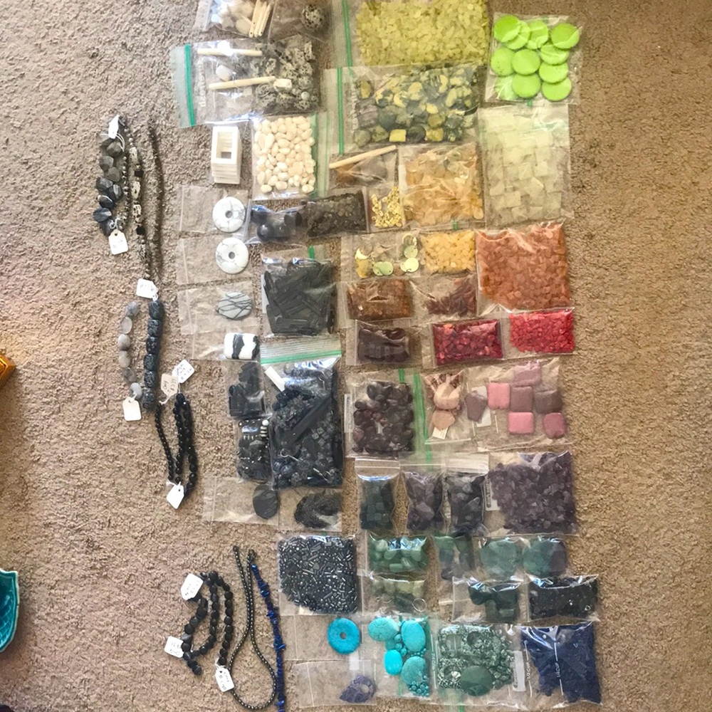 MASSIVE ESTATE SALE SEMI PRECIOUS STONE BEADS LOT